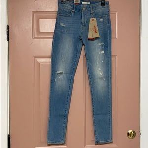 Mid Rise Levi Jeans